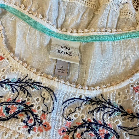 Knox Rose Tunic Top - Picture 6 of 6